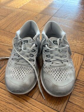 Nike Women’s Gray Athletic Shoes